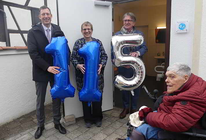 Landesweit 115 „Toiletten für alle“ und die erste in Weingarten. V.l.n. Weingartens Oberbürgermeister Clemens Moll, LVKM-Geschäftsführerin Jutta Pagel-Steidl und Landessozialminister Manne Lucha MdL.<br>Foto: © Mara Sander