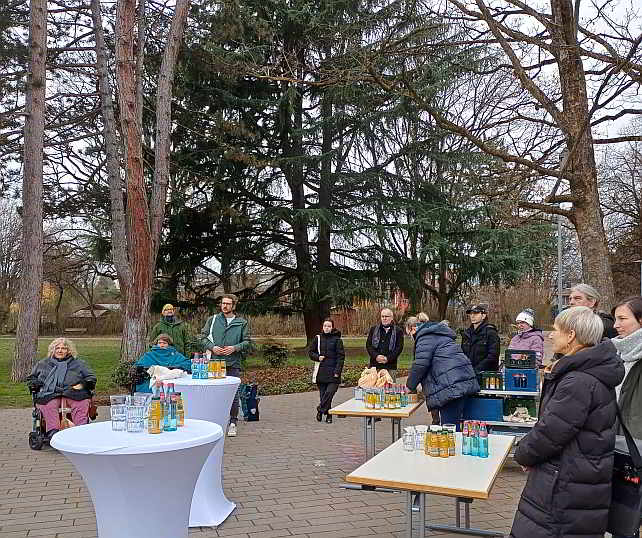 Das Interesse der Gäste an der neuen „Toilette für alle“ ist groß...<br>Foto: © Beate Gärtner